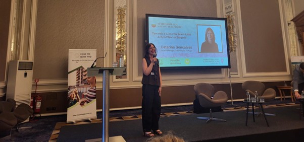 Catarina Gonçalves presenting the Vidro+ Platform